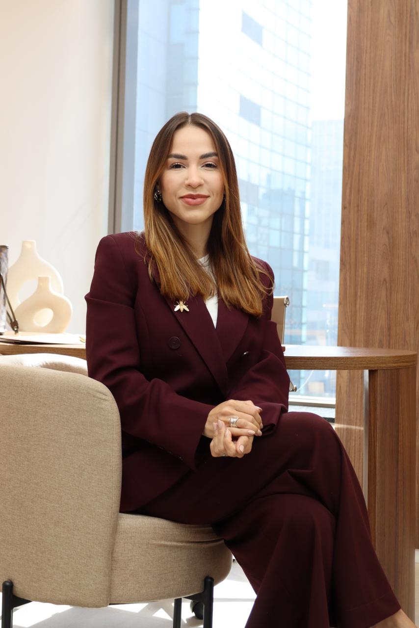 Dra. Natalia Daniela, médica especialista em saúde feminina 40+